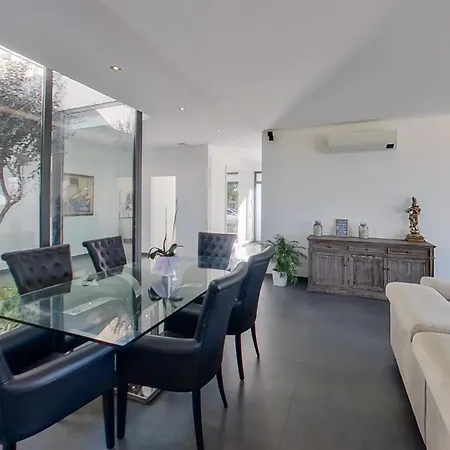 Lea Villa