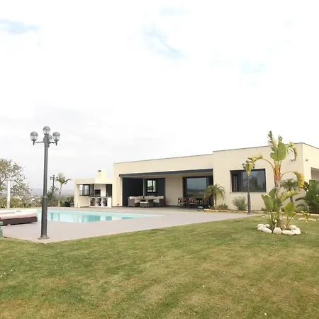 Lea Villa Algoz